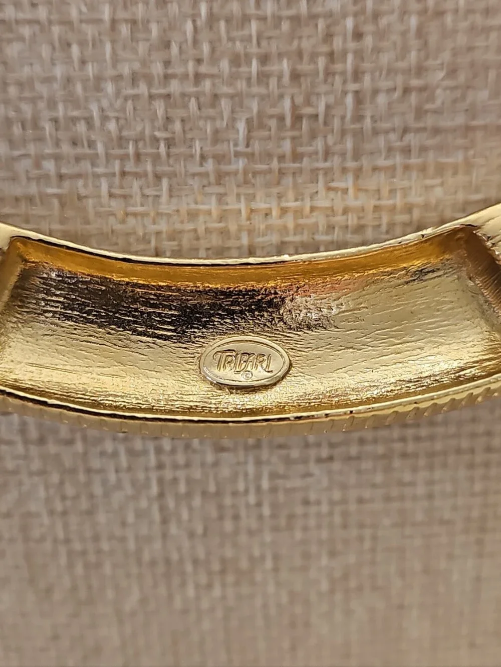 Vintage Crown Trifari Gold Tone & Black Enamel Omega Choker Necklace